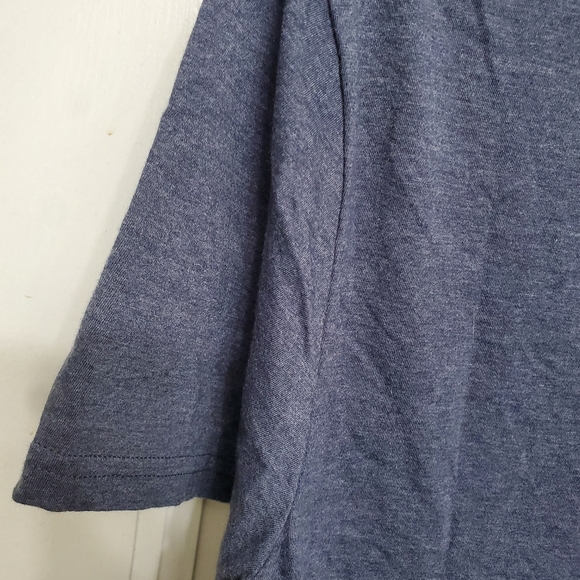 District Very Important Tee - Picture 7 of 10